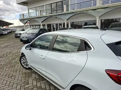 Renault Clio 2021 - 17000 EUR, 58800 km - AUTO.MOTO.pt - 58800km - foto 10 de 24