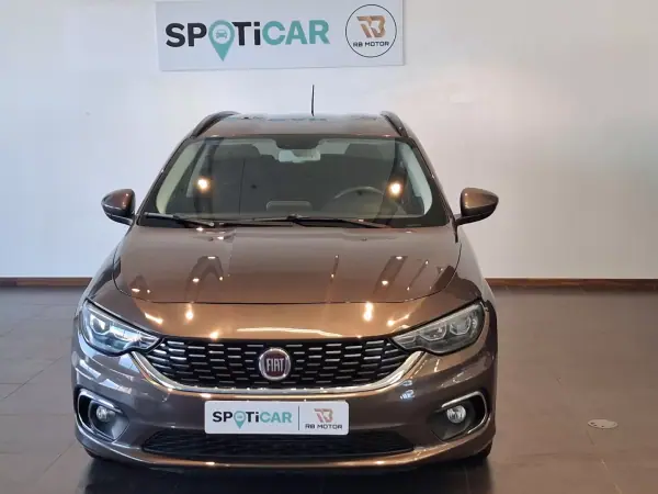 Fiat Tipo Station Wagon 2018 - 11900 EUR, 91900 km - AUTO.MOTO.pt - 91900km - foto 2 de 31