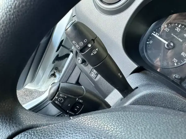Citroën Berlingo 2016 - 12900 EUR, 101818 km - AUTO.MOTO.pt - 101818km - foto 16 de 27