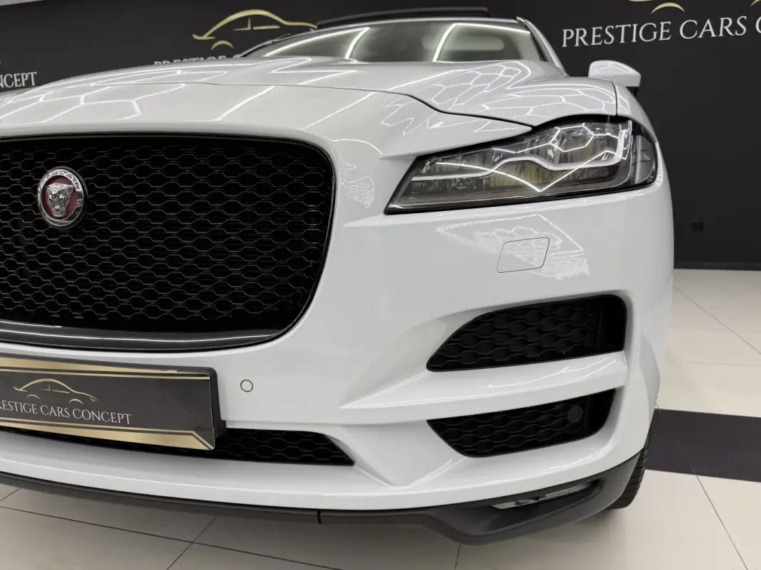 Jaguar F-Pace 2017 - 27950 EUR, 141687 km - 141687km - foto 10 de 48