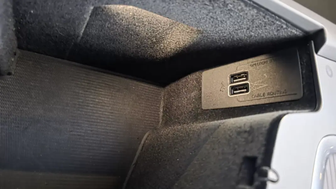 Volvo XC 60 2018 - 23500 EUR, 242396 km - AUTO.MOTO.pt - 242396km - foto 45 de 55