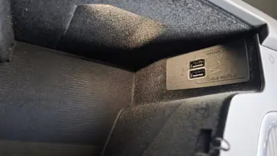 Volvo XC 60 2018 - 23500 EUR, 242396 km - AUTO.MOTO.pt - 242396km - foto 45 de 55