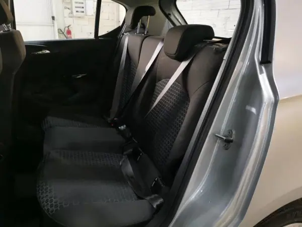 Opel Corsa 2018 - 11900 EUR, 125200 km - AUTO.MOTO.pt - 125200km - foto 7 de 8