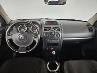 Renault Mégane 2004 - 3500 EUR, 238000 km - AUTO.MOTO.pt - 238000km - foto 9 de 9