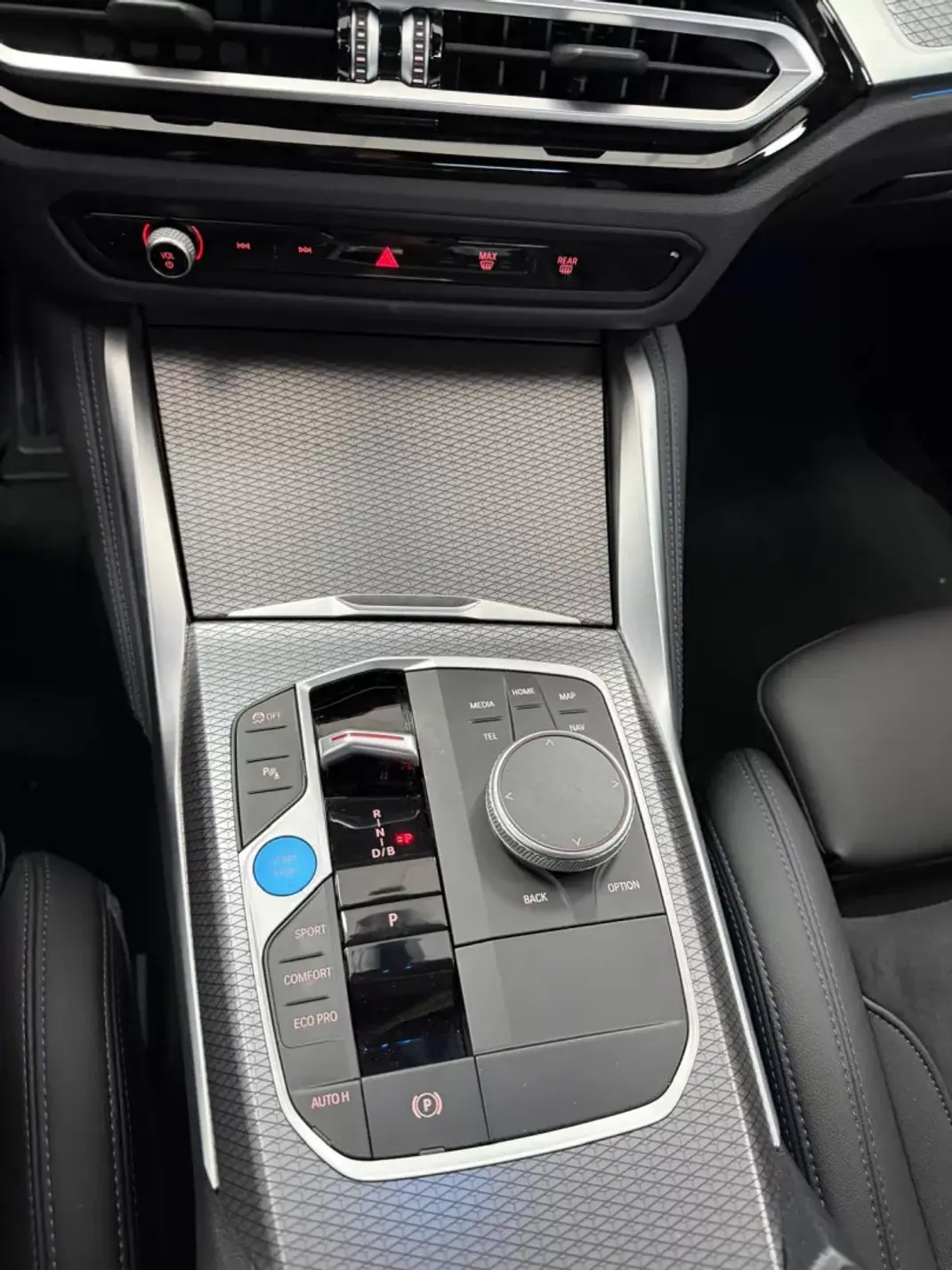 BMW i4 2024 - 43000 EUR, 42572 km - AUTO.MOTO.pt - 42572km - foto 23 de 39