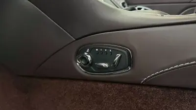 Aston Martin DB11 Coupé 2020 - 149990 EUR, 48409 km - 48409km - foto 37 de 38