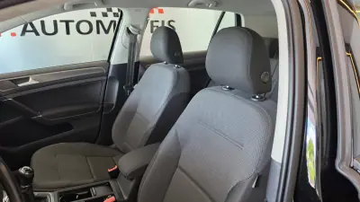 Volkswagen Golf 2013 - 7900 EUR, 207049 km - AUTO.MOTO.pt - 207049km - foto 34 de 54