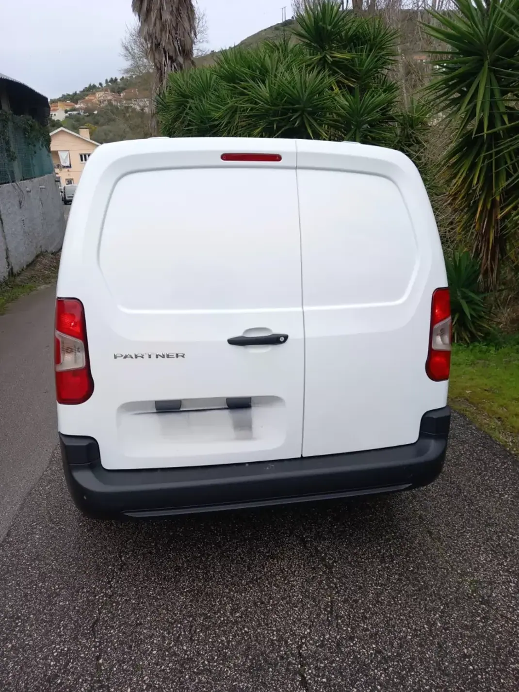 Peugeot Partner 1.5 BlueHDI Pro Longa 3L 2021 - 12900 EUR, 154760 km - AUTO.MOTO.pt - 154760km - foto 4 de 12