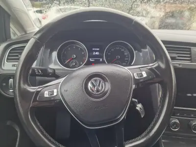 Volkswagen Golf 2019 - 18999 EUR, 139668 km - AUTO.MOTO.pt - 139668km - foto 15 de 30