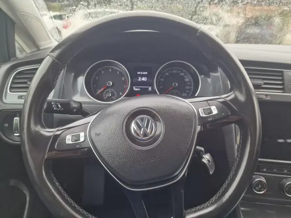 Volkswagen Golf 2019 - 18999 EUR, 139668 km - AUTO.MOTO.pt - 139668km - foto 15 de 30
