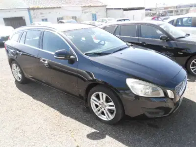 Volvo 121 2011 - 9750 EUR, 228544 km - AUTO.MOTO.pt - 228544km - foto 3 de 12