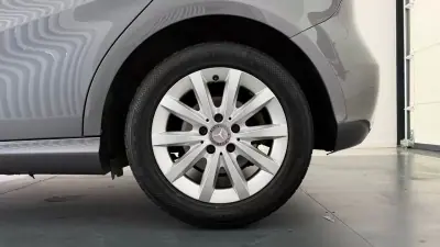 Mercedes-Benz A 180 2013 - 12990 EUR, 237399 km - AUTO.MOTO.pt - 237399km - foto 10 de 28