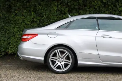 Mercedes-Benz E 350 2009 - 13900 EUR, 219000 km - foto 4 de 17