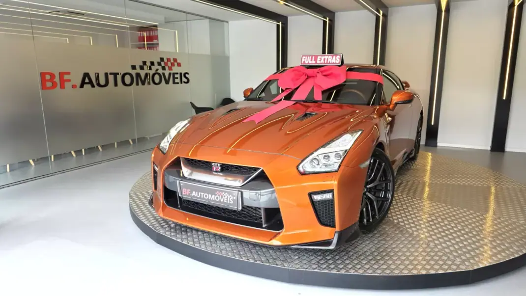 Nissan GT-R 2017 - 145000 EUR, 54312 km - AUTO.MOTO.pt - 54312km - foto 1 de 57