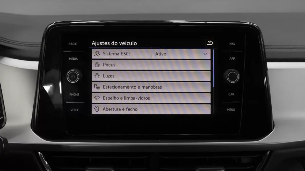 Volkswagen T-Roc 2025 - 24250 EUR, 11000 km - AUTO.MOTO.pt - 11000km - foto 33 de 41