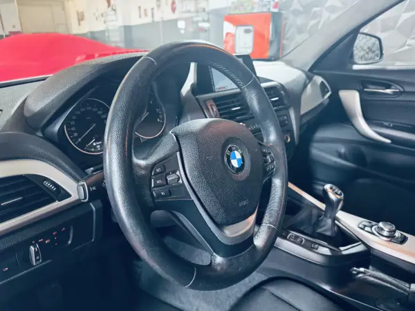 BMW 114 2014 - 12990 EUR, 160273 km - AUTO.MOTO.pt - 160273km - foto 26 de 29