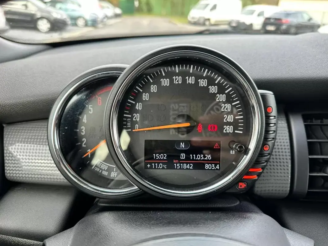 MINI 5 Portas 2016 - 13450 EUR, 151842 km - AUTO.MOTO.pt - 151842km - foto 5 de 10