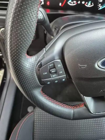 Ford Focus SW 2022 - 17450 EUR, 58000 km - AUTO.MOTO.pt - 58000km - foto 30 de 48