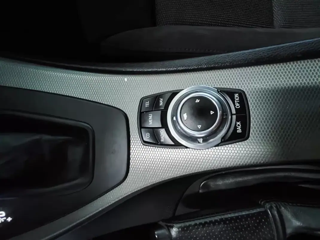 BMW 320 2012 - 18650 EUR, 179300 km - AUTO.MOTO.pt - 179300km - foto 32 de 35