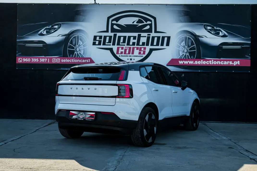 Volvo EX 30 2024 - 31900 EUR, 28000 km - AUTO.MOTO.pt - 28000km - foto 4 de 26