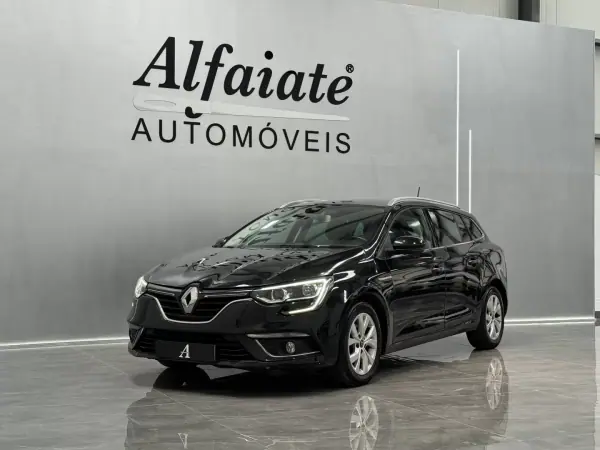 Renault Mégane Sport Tourer 2020 - 15990 EUR, 80000 km - AUTO.MOTO.pt - 80000km - foto 3 de 26