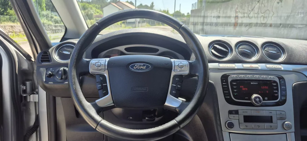 Ford S-Max 2008 - 10950 EUR, 158000 km - AUTO.MOTO.pt - 158000km - foto 11 de 28