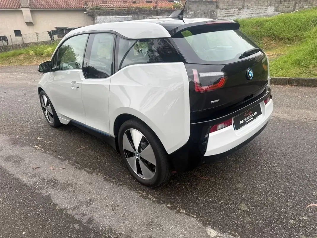 BMW i3 2015 - 12750 EUR, 81000 km - AUTO.MOTO.pt - 81000km - foto 6 de 25
