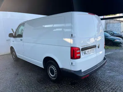 Volkswagen Transporter 2019 - 16500 EUR, 203450 km - AUTO.MOTO.pt - 203450km - foto 5 de 12