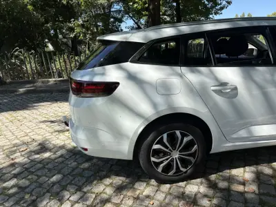 Renault Mégane 2022 - 17500 EUR, 149000 km - 149000km - foto 4 de 18