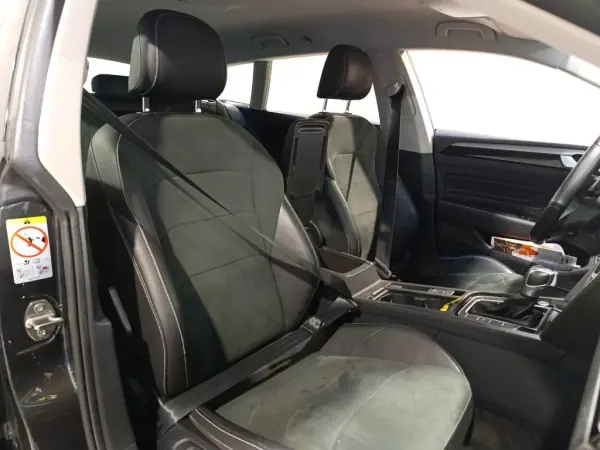 Volkswagen Arteon Shooting Brake 2021 - 25900 EUR, 113390 km - AUTO.MOTO.pt - 113390km - foto 5 de 12
