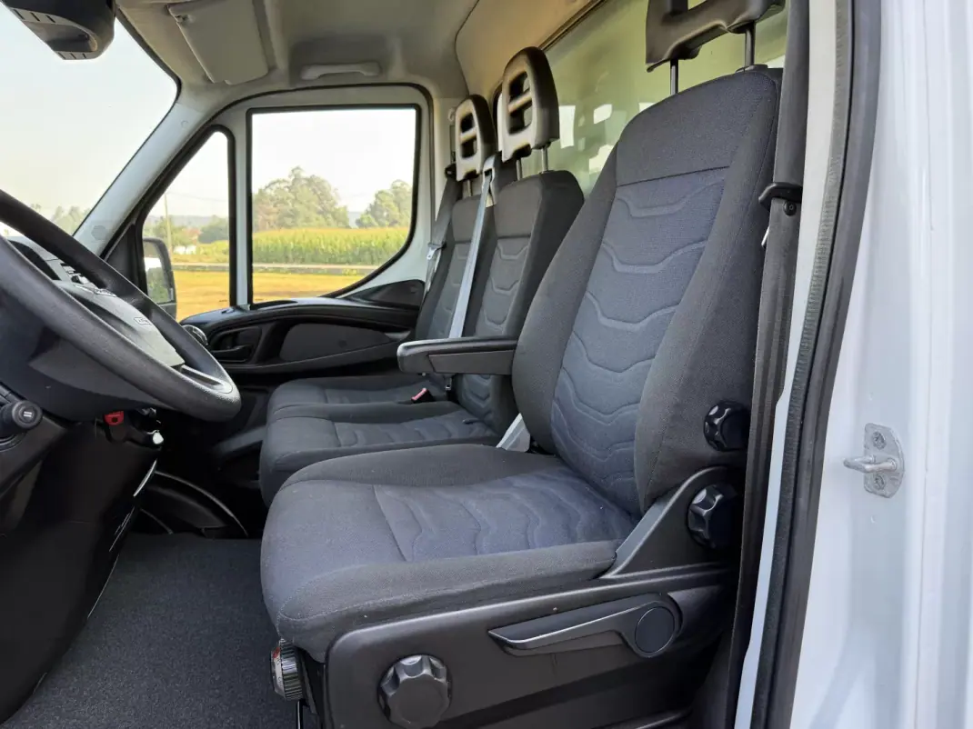 Iveco Daily 2019 - 28990 EUR, 175000 km - 175000km - foto 14 de 27