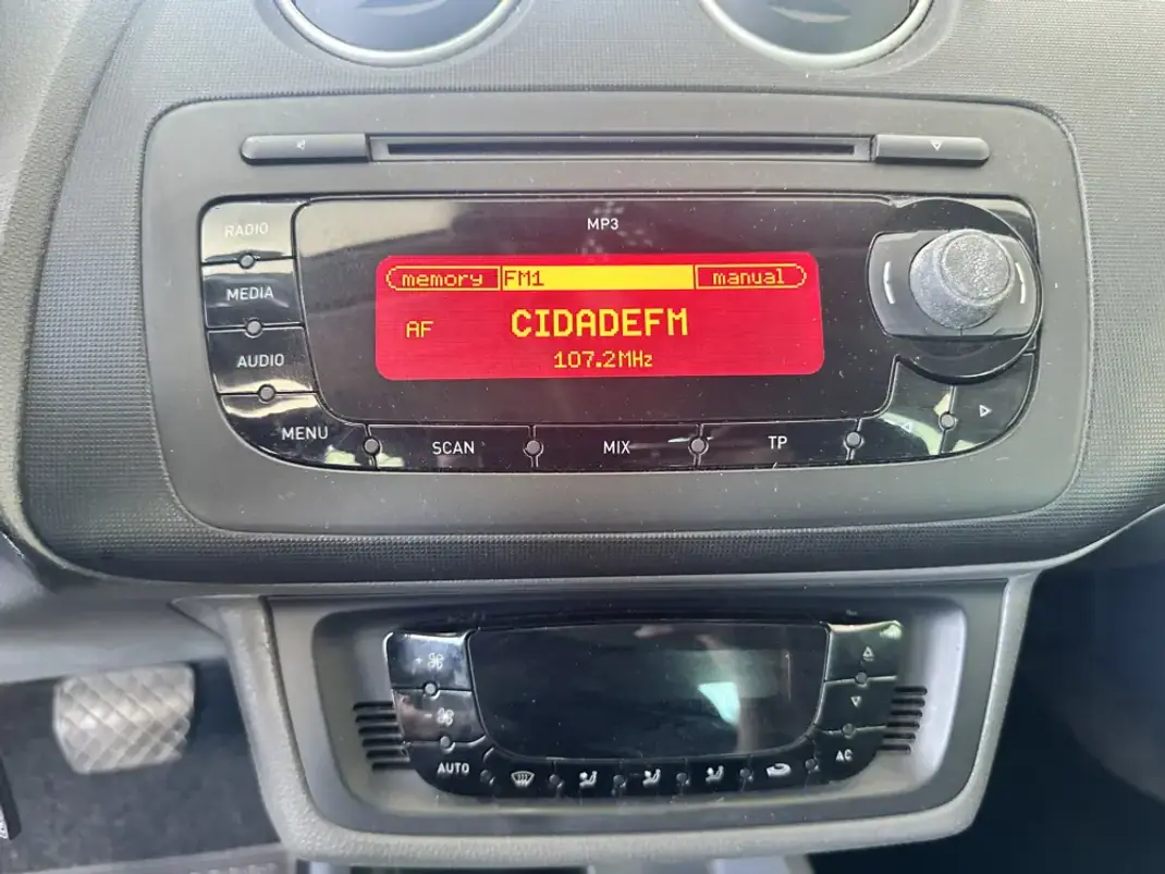 SEAT Ibiza ST 2011 - 6890 EUR, 148920 km - 148920km - foto 13 de 21