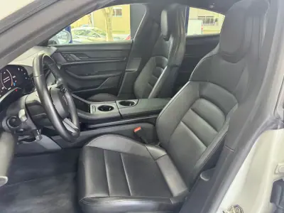 Porsche Taycan 2021 - 67000 EUR, 60000 km - AUTO.MOTO.pt - 60000km - foto 18 de 30