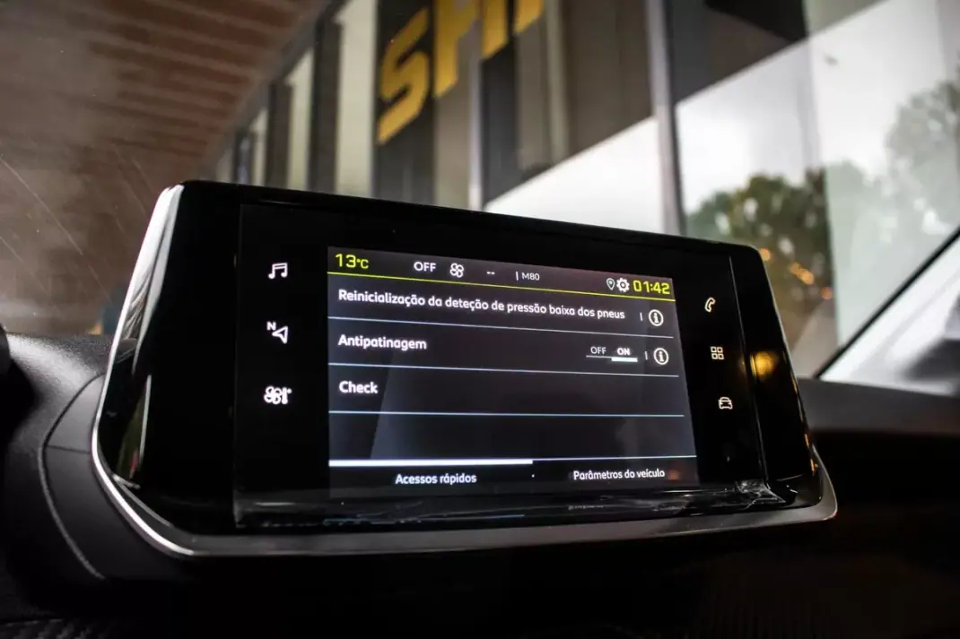 Peugeot e-208 2023 - 17800 EUR, 18457 km - AUTO.MOTO.pt - 18457km - foto 41 de 41