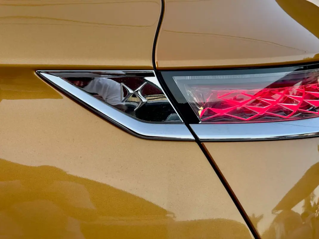 DS DS7 Crossback 2021 - 23850 EUR, 83000 km - 83000km - foto 23 de 29