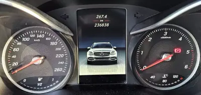 Mercedes-Benz C 180 2015 - 17500 EUR, 240000 km - AUTO.MOTO.pt - 240000km - foto 12 de 29