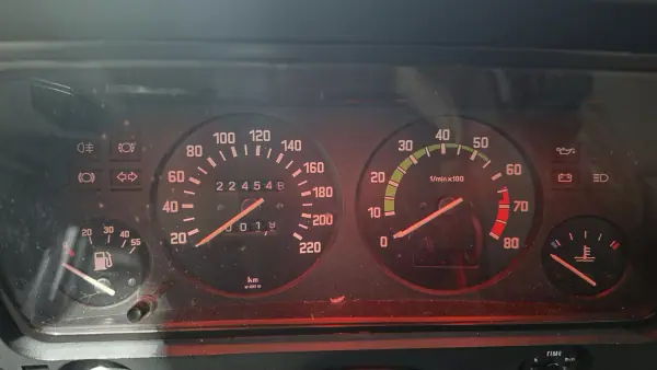 BMW 323 1982 - 27500 EUR, 224548 km - AUTO.MOTO.pt - 224548km - foto 33 de 44