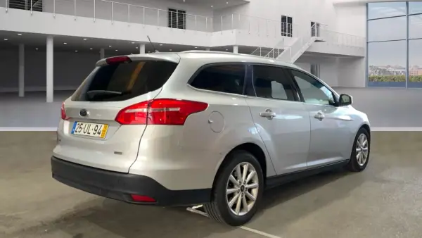 Ford Focus SW 2018 - 10999 EUR, 95121 km - AUTO.MOTO.pt - 95121km - foto 4 de 10
