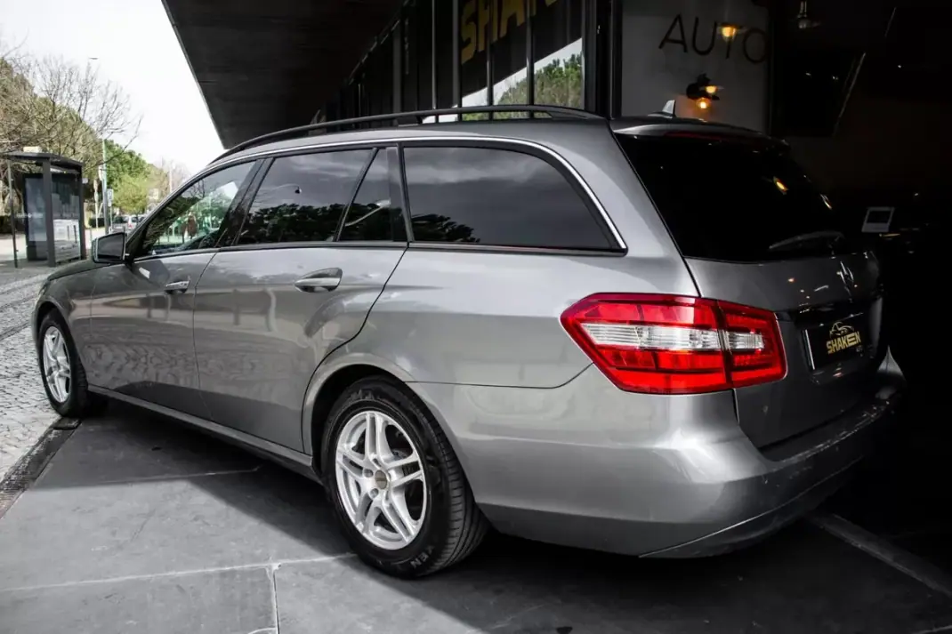 Mercedes-Benz E 220 2010 - 10990 EUR, 489933 km - AUTO.MOTO.pt - 489933km - foto 3 de 41