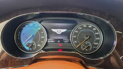 Bentley Bentayga 2020 - 185000 EUR, 62037 km - AUTO.MOTO.pt - 62037km - foto 15 de 31