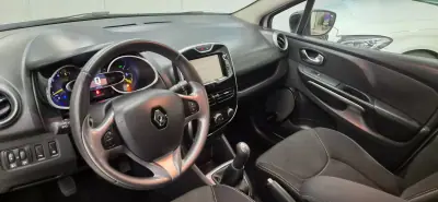 Renault Clio Sport Tourer 2015 - 7990 EUR, 193961 km - AUTO.MOTO.pt - 193961km - foto 8 de 20