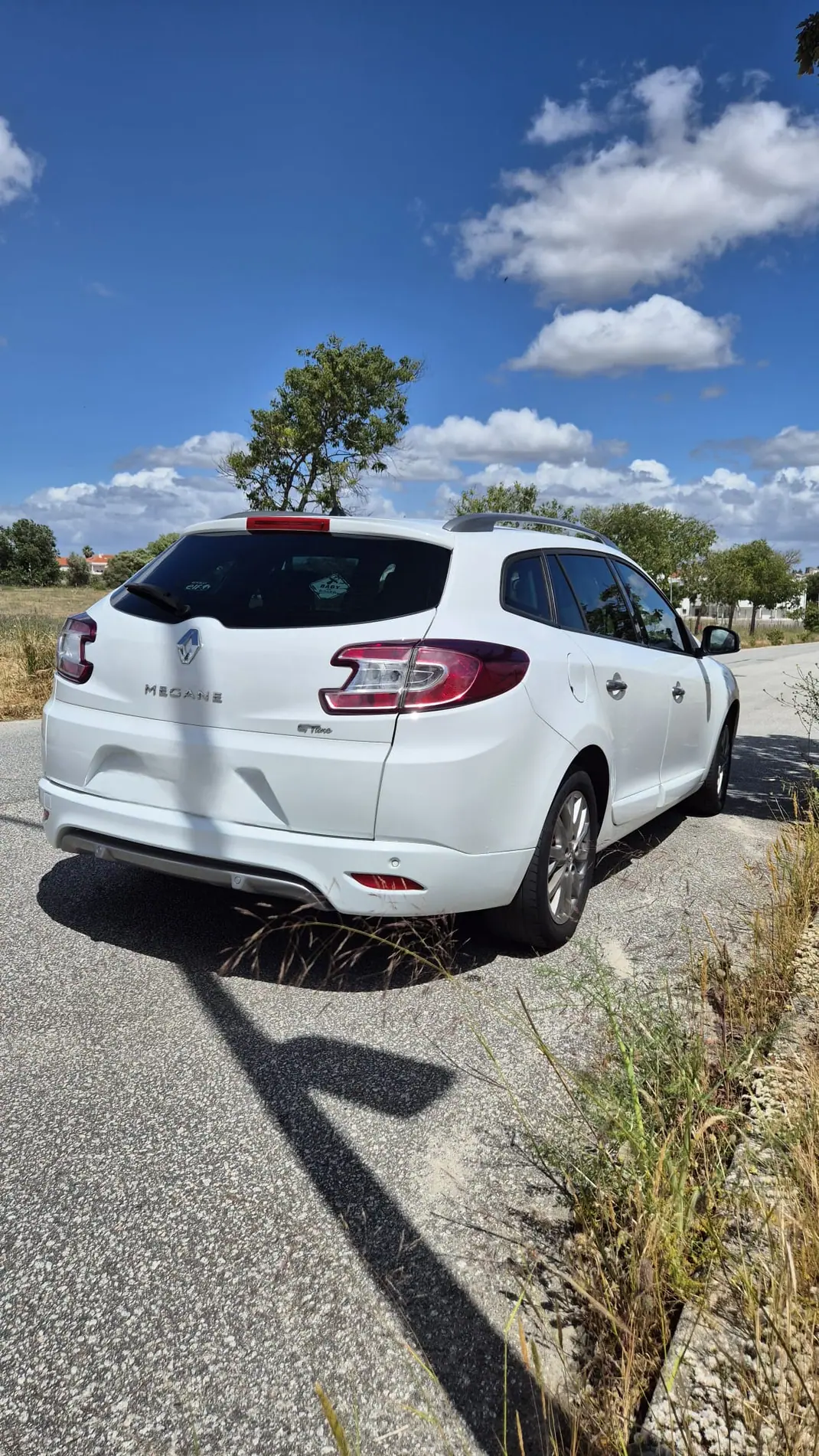 Renault Mégane 2016 - 11400 EUR, 160000 km - AUTO.MOTO.pt - 160000km - foto 3 de 9