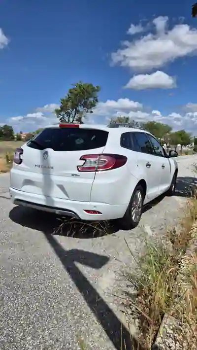 Renault Mégane 2016 - 11400 EUR, 160000 km - AUTO.MOTO.pt - 160000km - foto 3 de 9