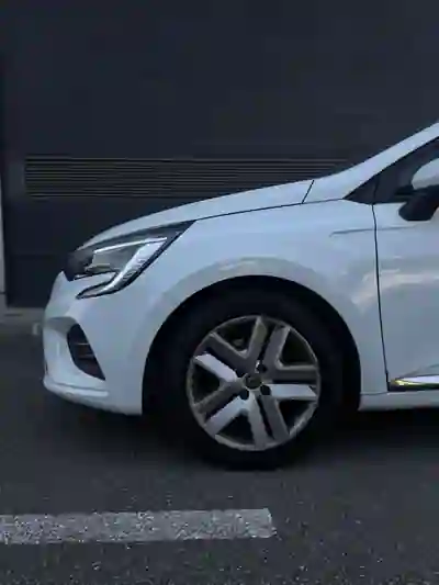 Renault Clio 2021 - 12700 EUR, 79000 km - AUTO.MOTO.pt - 79000km - foto 8 de 11