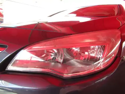Opel Astra 2010 - 6950 EUR, 275200 km - 275200km - foto 14 de 21