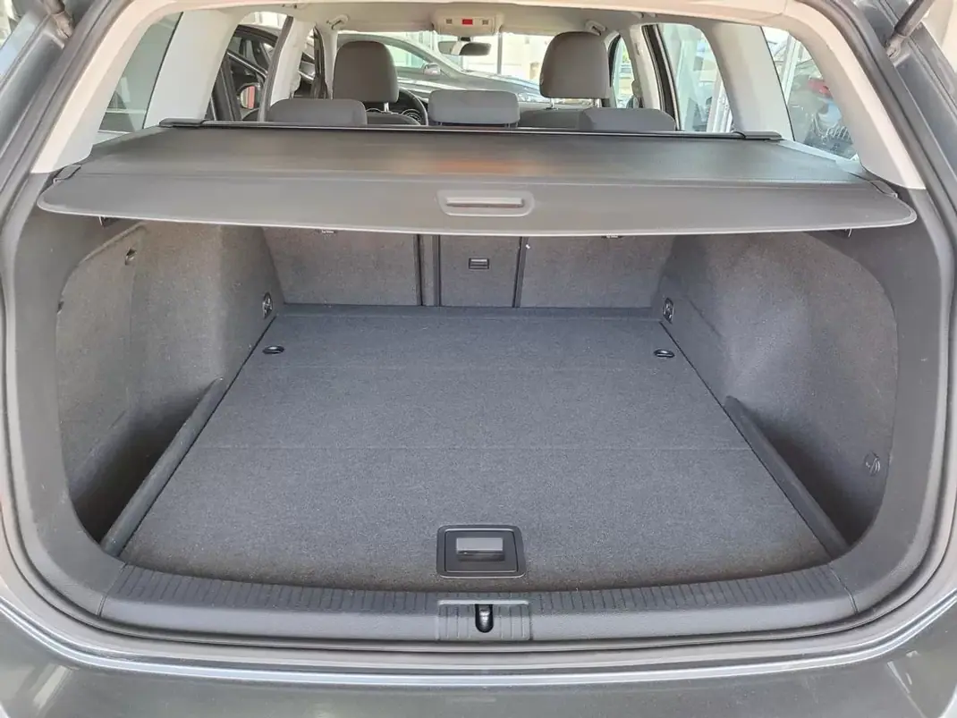 Volkswagen Golf Variant 2019 - 18250 EUR, 35000 km - 35000km - foto 8 de 23