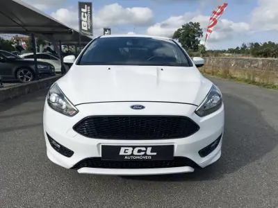 Ford Focus 2017 - 12990 EUR, 79000 km - AUTO.MOTO.pt - 79000km - foto 2 de 16