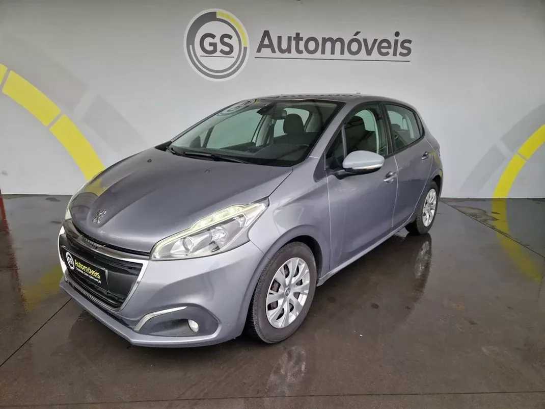 Peugeot 208 2019 - 13750 EUR, 180000 km - AUTO.MOTO.pt - 180000km - foto 1 de 11