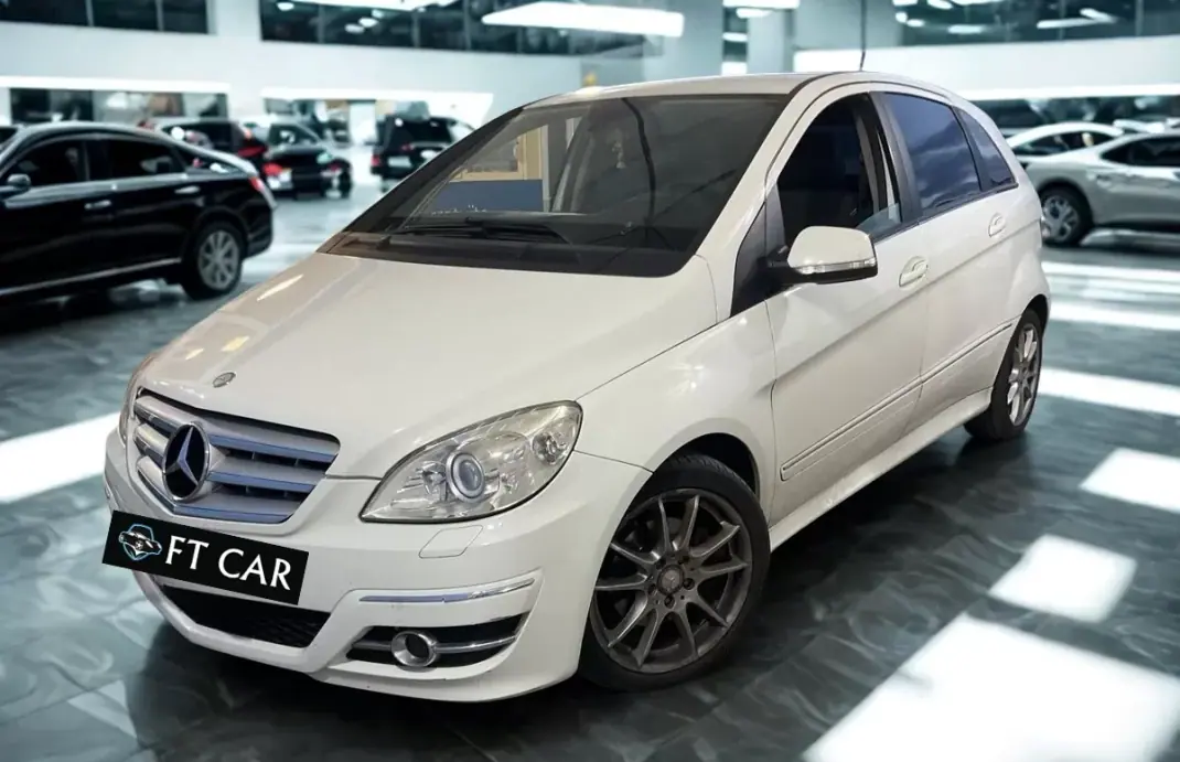 Mercedes-Benz B 180 2009 - 7990 EUR, 290000 km - AUTO.MOTO.pt - 290000km - foto 1 de 6