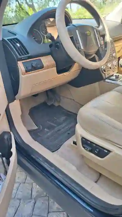 Land Rover Freelander 2007 - 21000 EUR, 220000 km - AUTO.MOTO.pt - 220000km - foto 5 de 13